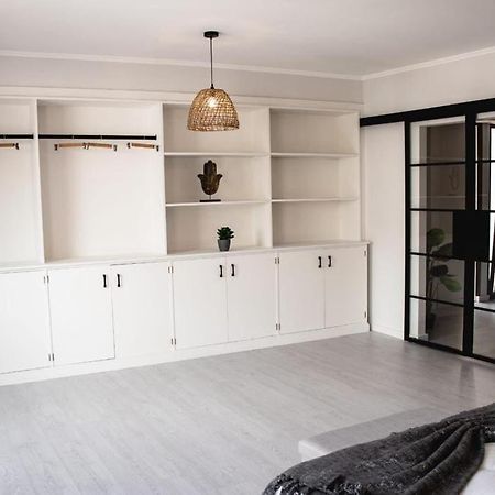 City Hall Apartment With Free Parking ฟุงชาล ภายนอก รูปภาพ