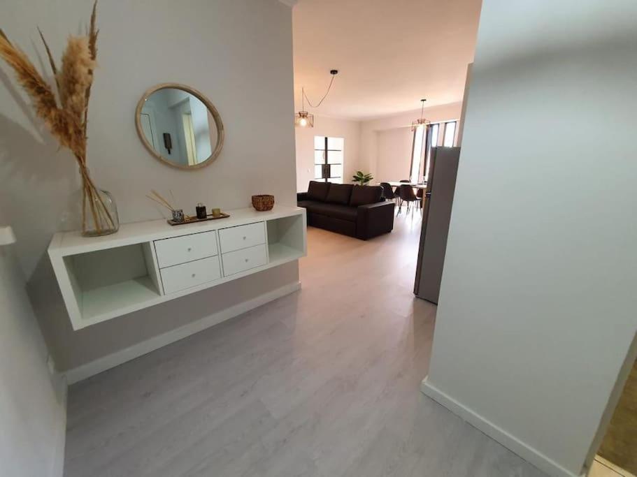 City Hall Apartment With Free Parking ฟุงชาล ภายนอก รูปภาพ