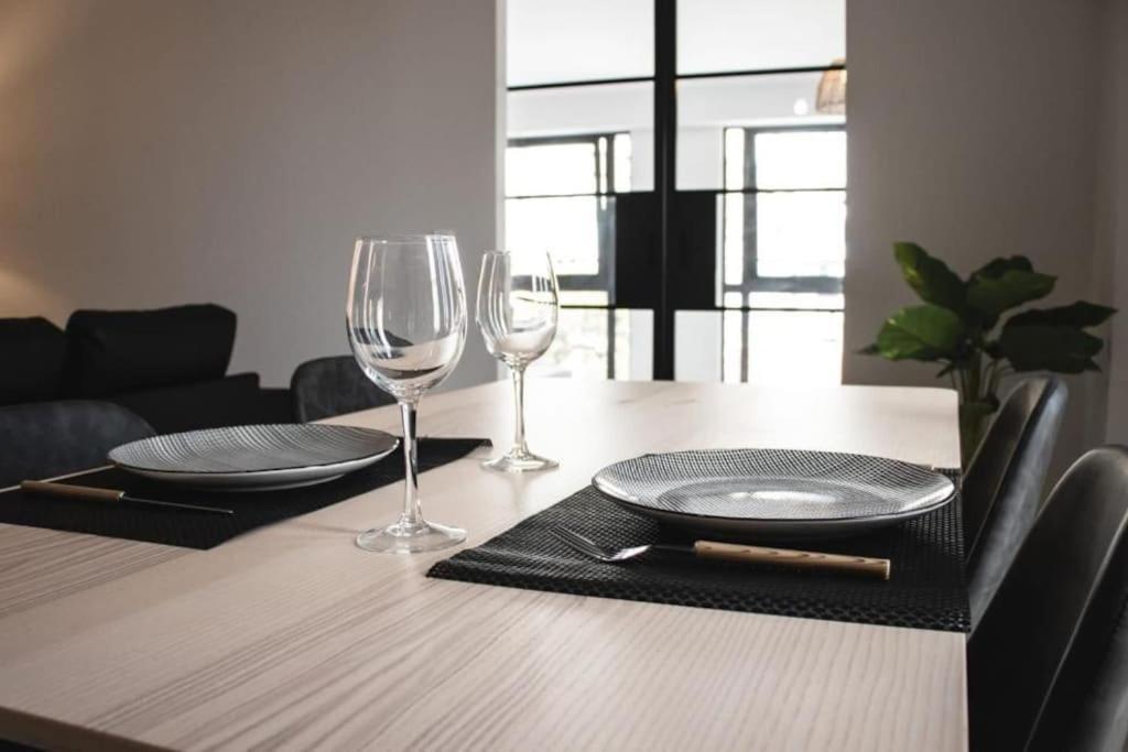City Hall Apartment With Free Parking ฟุงชาล ภายนอก รูปภาพ