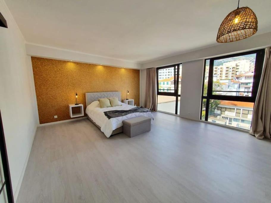 City Hall Apartment With Free Parking ฟุงชาล ภายนอก รูปภาพ